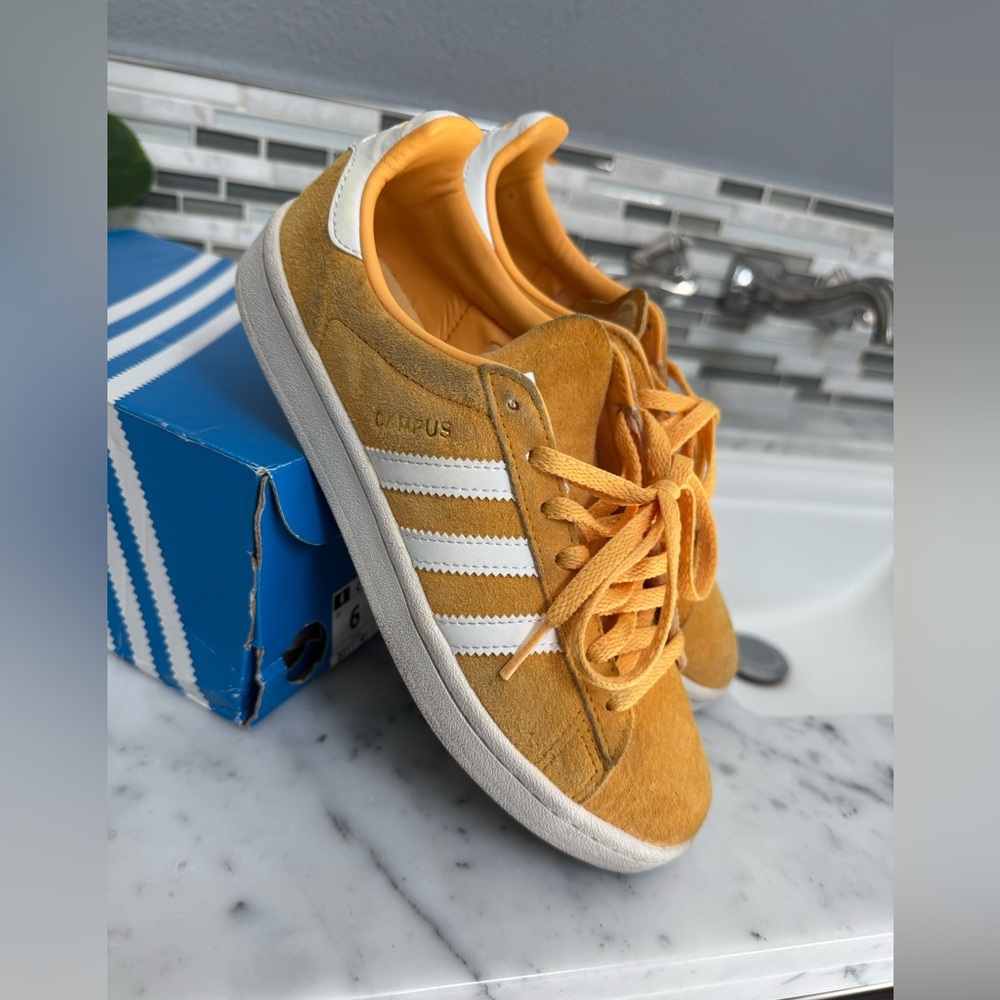 Adidas Campus kids size 6 Sneakers